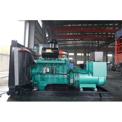 200kw乾能柴油發電機組-乾能6缸柴油機QN9D310D2柴油發電機組,缸徑/行程：114/144mm,柴油發電機組水冷發動機功率228KW,柴油發電機組配套馬拉松斯坦福發電機。廠價直銷歡迎選購：13773399855。
  