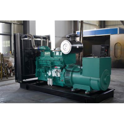 600kw重慶康明斯柴油發(fā)電機組-重慶康明斯6缸柴油機KTAA19-G6A柴油發(fā)電機組,缸徑/行程：159/159mm,柴油發(fā)電機組水冷發(fā)動機功率610KW,柴油發(fā)電機組配套馬拉松斯坦福發(fā)電機。廠價直銷歡迎選購：13773399855。