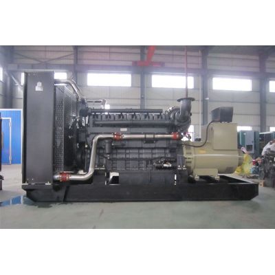 700kw上柴股份柴油發(fā)電機(jī)組-上柴股份6缸柴油機(jī)SC33W990D2柴油發(fā)電機(jī)組,缸徑/行程：180/215mm,柴油發(fā)電機(jī)組水冷發(fā)動(dòng)機(jī)功率726KW,柴油發(fā)電機(jī)組配套馬拉松斯坦福發(fā)電機(jī)。廠價(jià)直銷歡迎選購：13773399855。